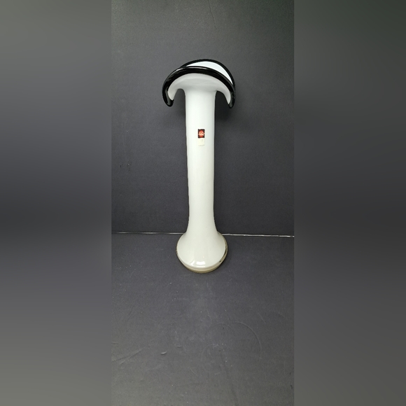Jerry Sluczan-Orkusz Large Black And White Art Glass Vase - Picture 4 of 4
